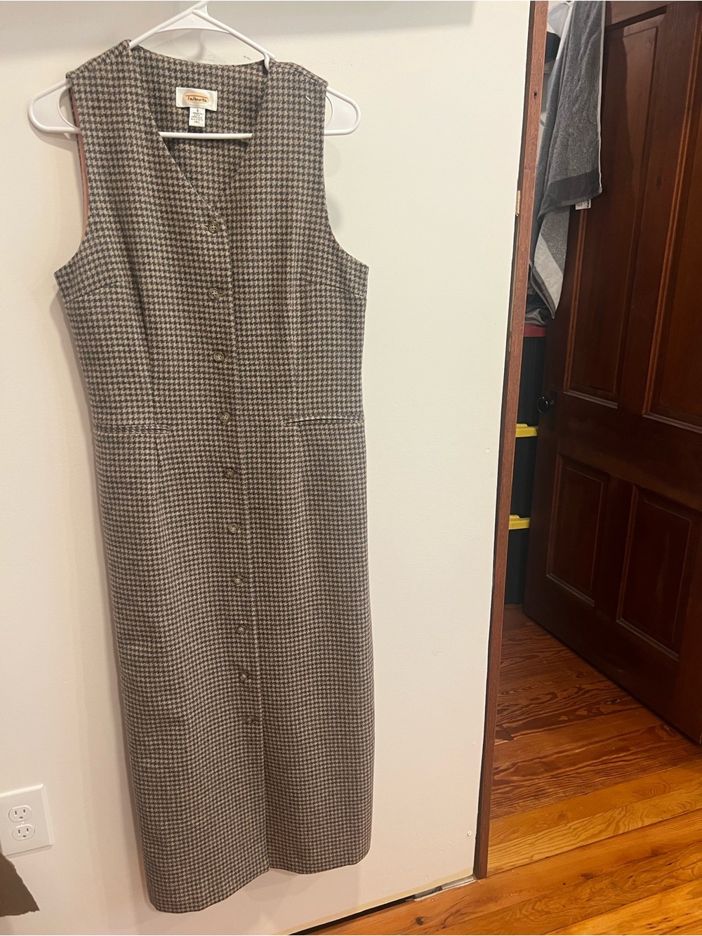 Vintage-Inspired Houndstooth Button-Front Long Dress - Neutral